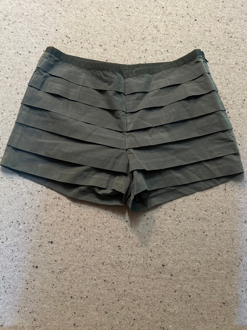 J. Crew Womens Mid Rise Layered Tier Shorts DarkGreen Side Zipper Casual Size 4